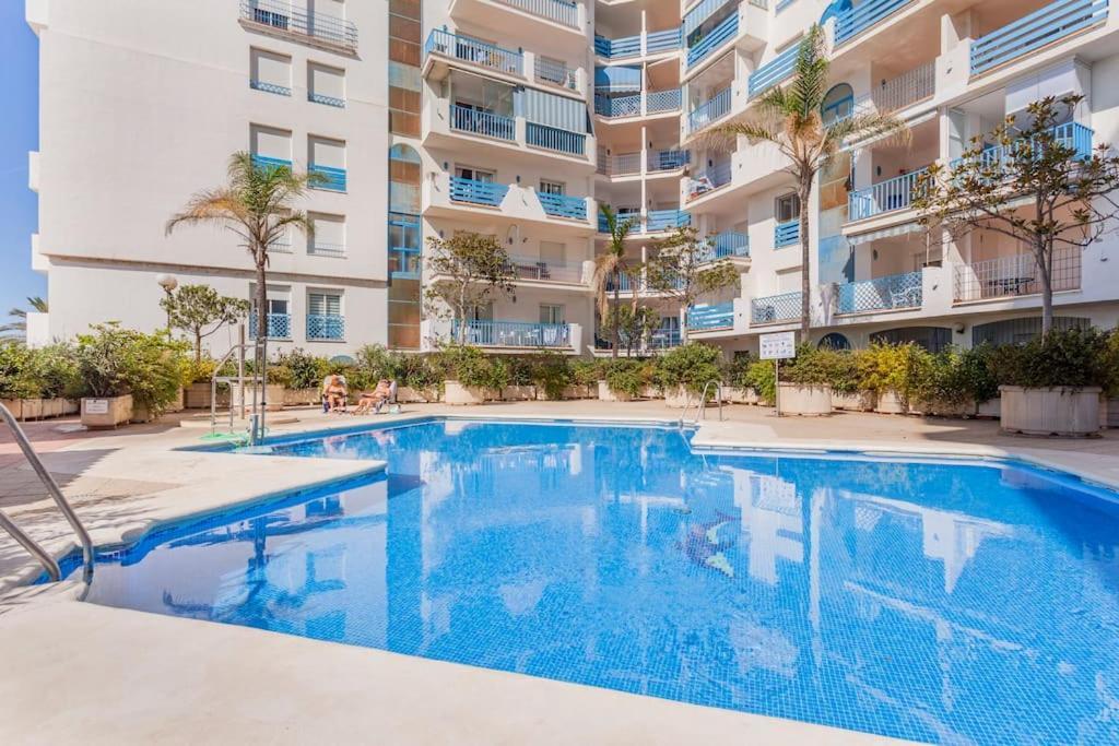 Faro Puerto Estepona Exterior photo
